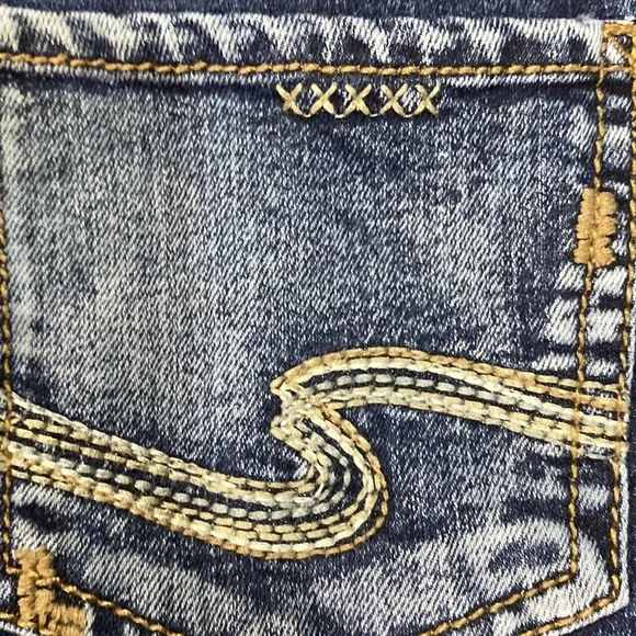 Boys size 5 silver jeans. Snap and zip close. (35/5) - Picture 2 of 16